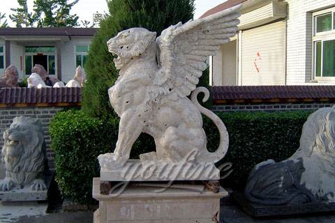 Winged natural marble lion statue for outdoor